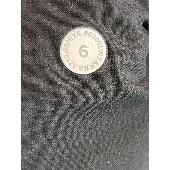 Lululemon On The Fly Shorts Black Women’s 6 Elastic Waist Drawstring Pocket - Picture 3 of 6